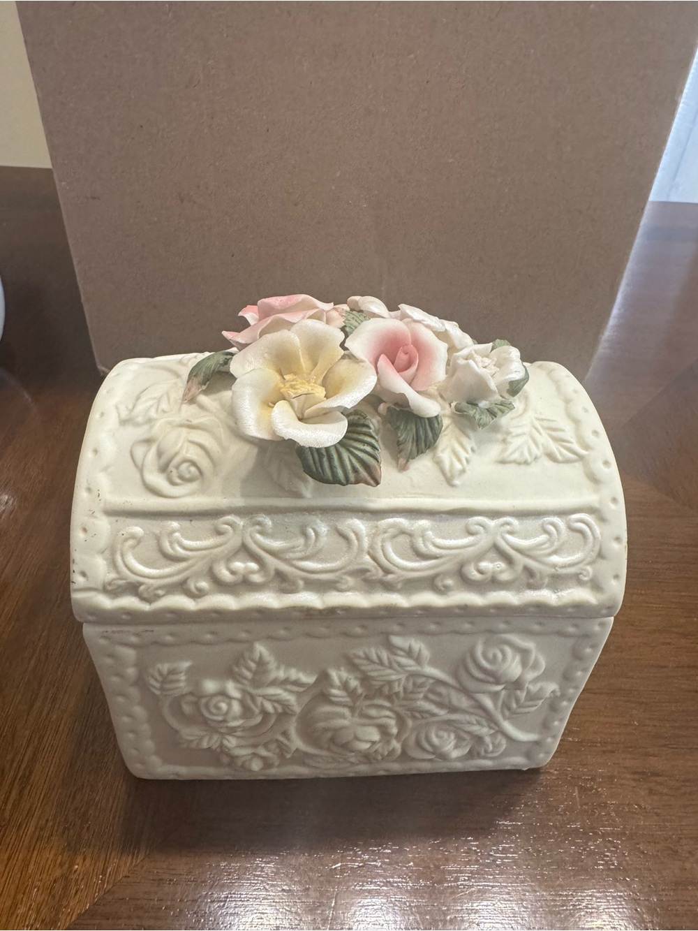 Vintage Ceramic Floral Keepsake Box in Cream with Pink Accents